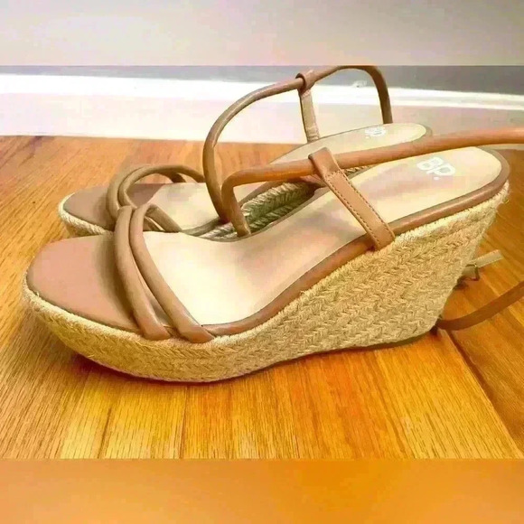 NWOB BP Beige Cohan Espadrille Wedge Strappy Sandal Size 10 - Picture 2 of 5
